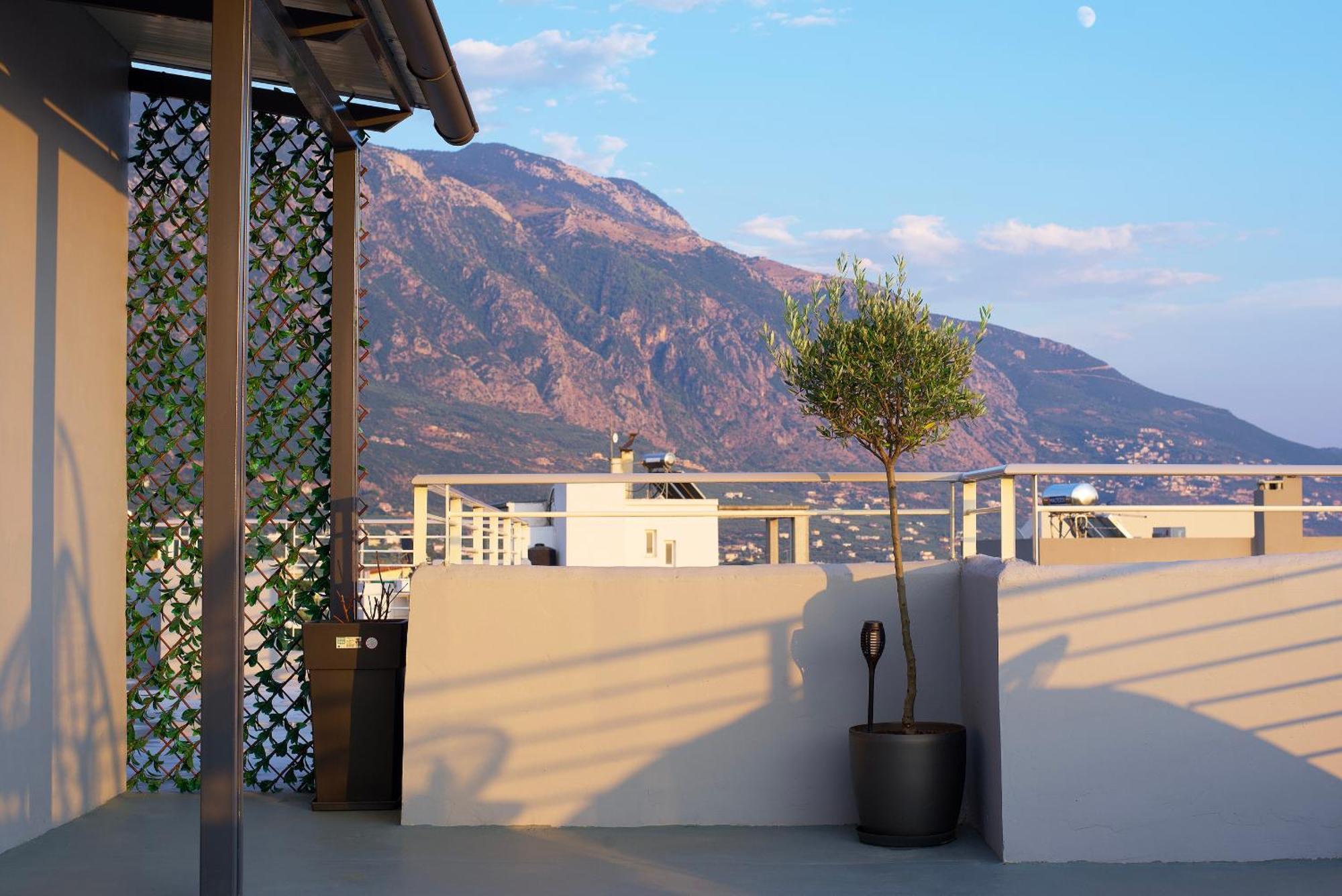 Kiriakos Apartment Kalamata Exterior photo